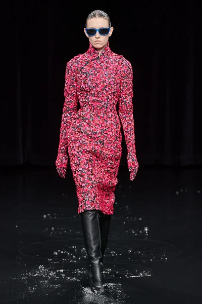 Look 63